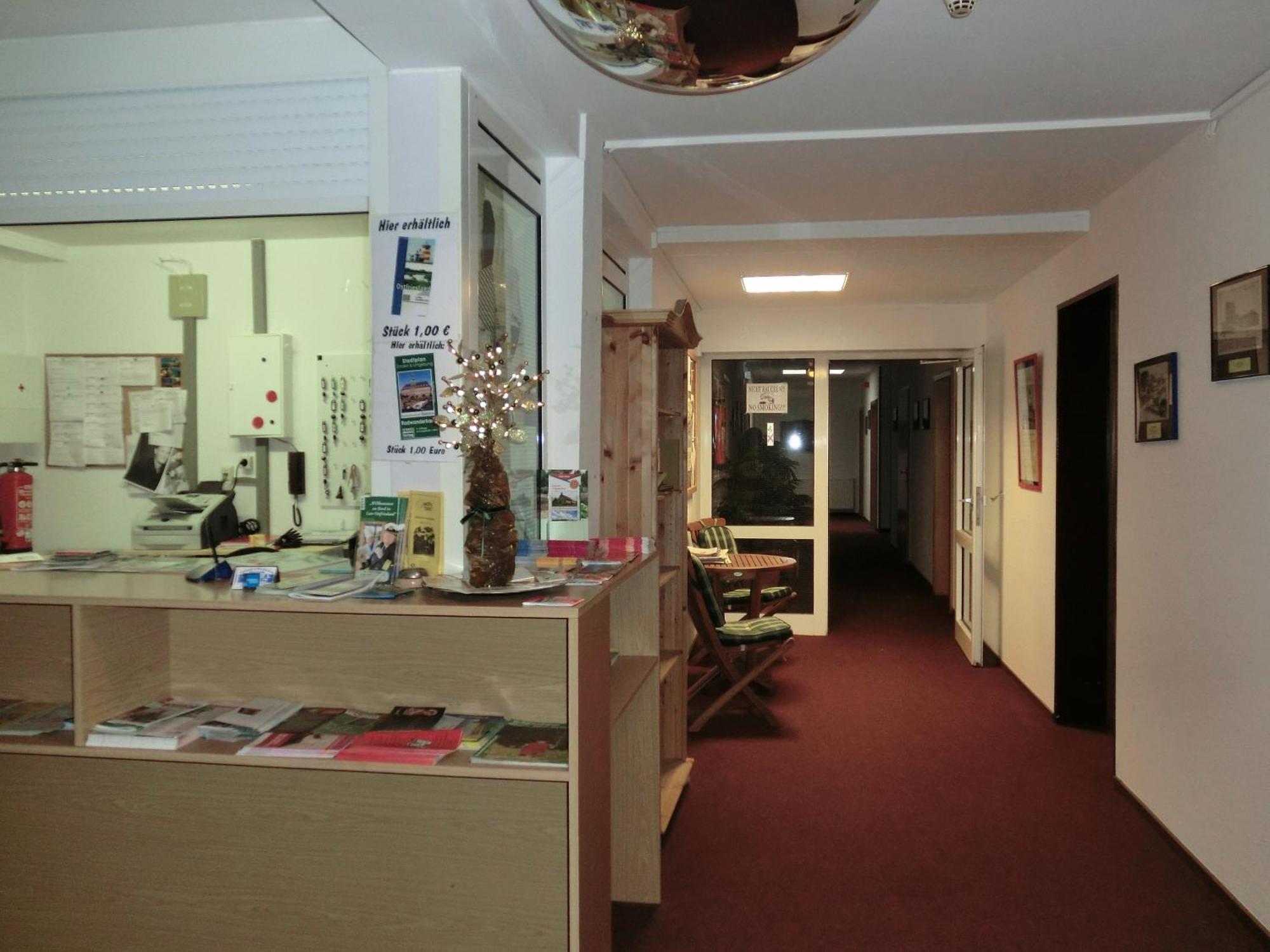 Hotel Am Kleinbahnhof Emden Ngoại thất bức ảnh