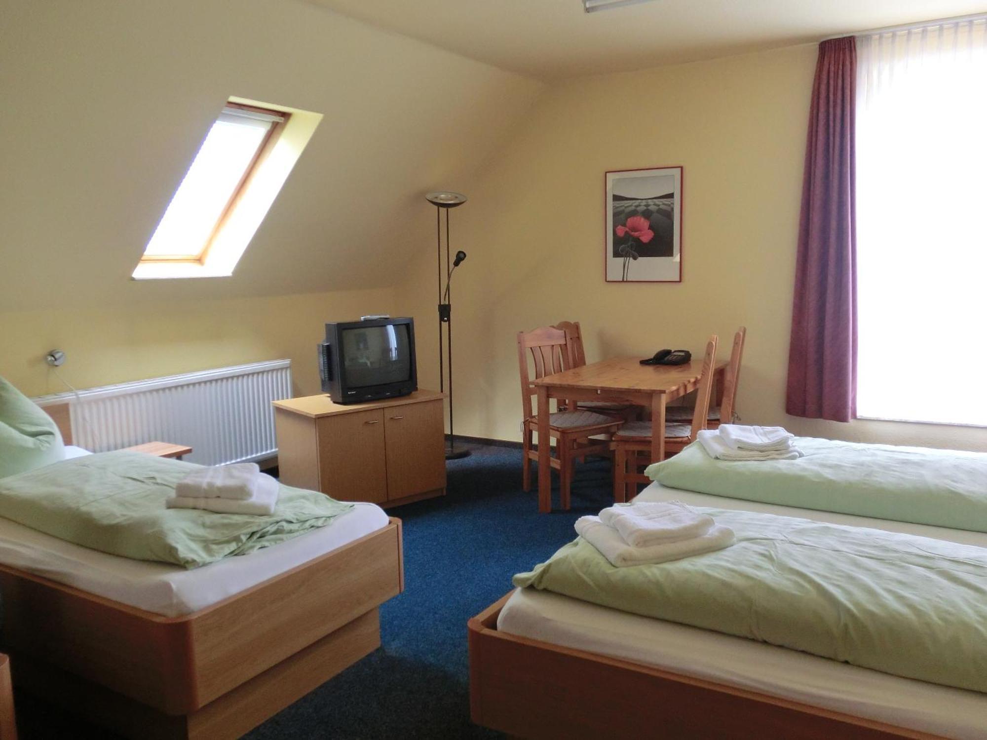 Hotel Am Kleinbahnhof Emden Ngoại thất bức ảnh