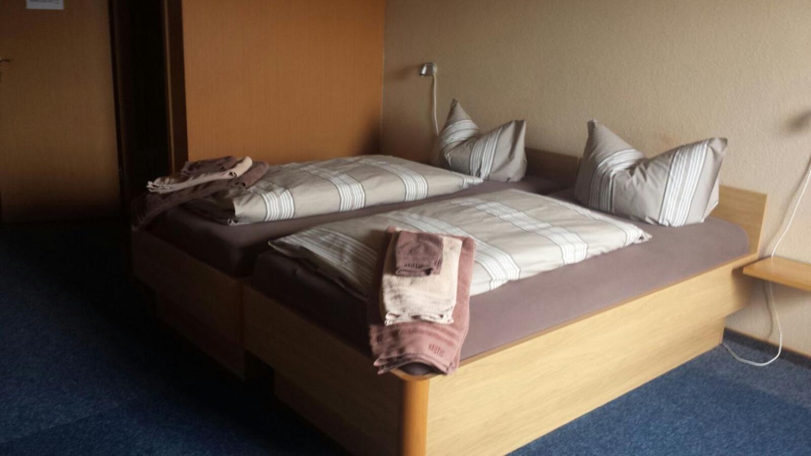 Hotel Am Kleinbahnhof Emden Ngoại thất bức ảnh