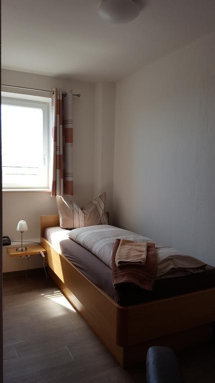 Hotel Am Kleinbahnhof Emden Ngoại thất bức ảnh