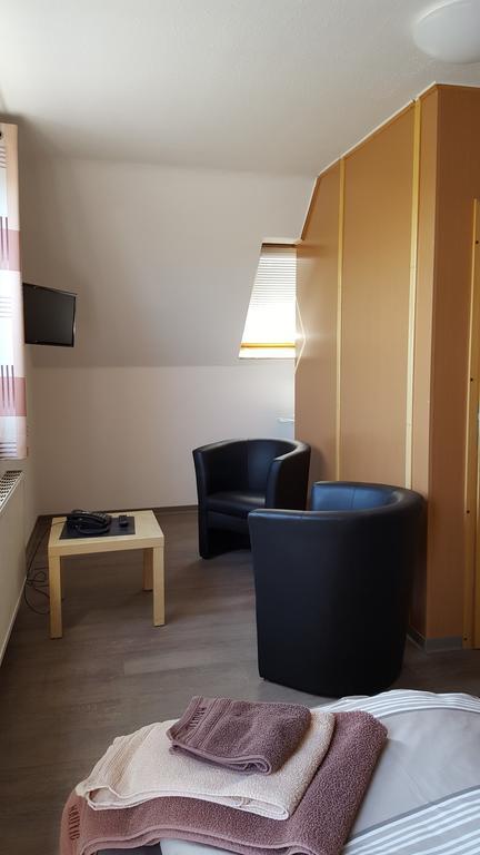 Hotel Am Kleinbahnhof Emden Ngoại thất bức ảnh