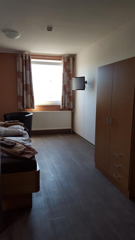 Hotel Am Kleinbahnhof Emden Ngoại thất bức ảnh