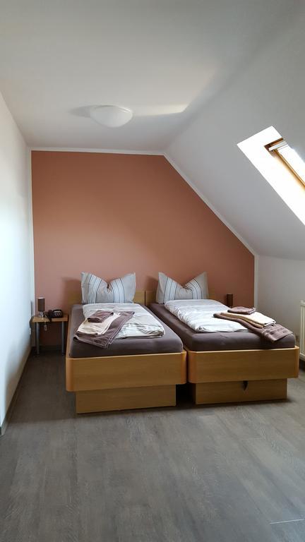 Hotel Am Kleinbahnhof Emden Ngoại thất bức ảnh