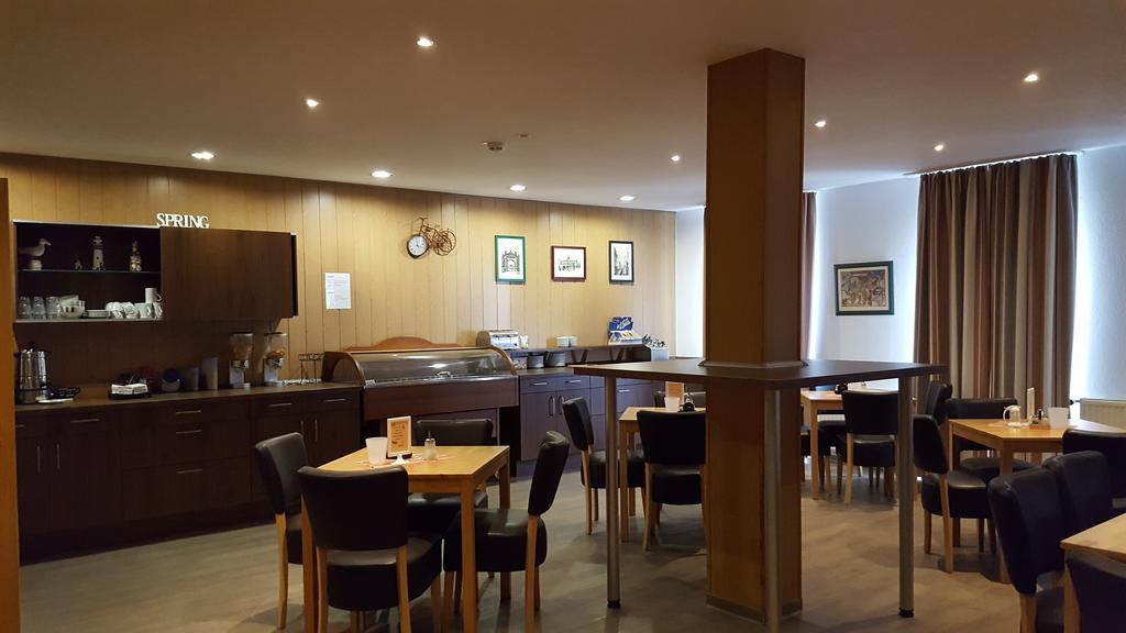 Hotel Am Kleinbahnhof Emden Ngoại thất bức ảnh