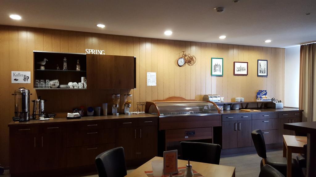 Hotel Am Kleinbahnhof Emden Ngoại thất bức ảnh