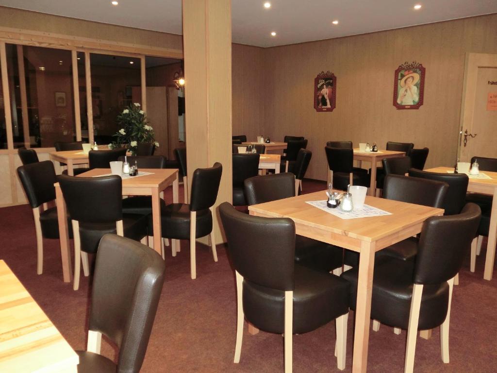 Hotel Am Kleinbahnhof Emden Ngoại thất bức ảnh