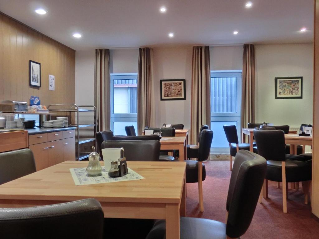 Hotel Am Kleinbahnhof Emden Ngoại thất bức ảnh